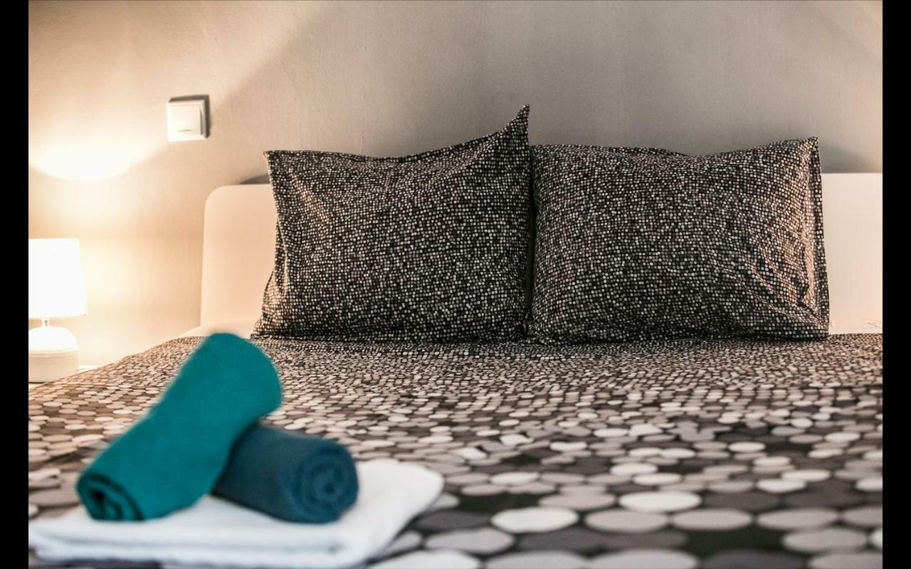 Cismigiu Garden Studio Apartment Bucureşti Ngoại thất bức ảnh