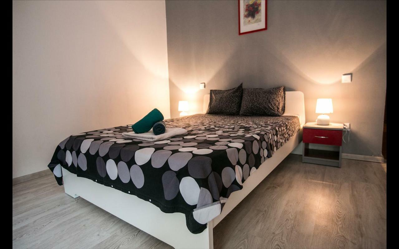 Cismigiu Garden Studio Apartment Bucureşti Ngoại thất bức ảnh