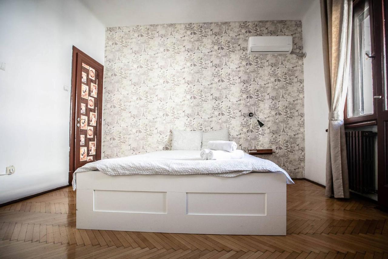 Cismigiu Garden Studio Apartment Bucureşti Ngoại thất bức ảnh