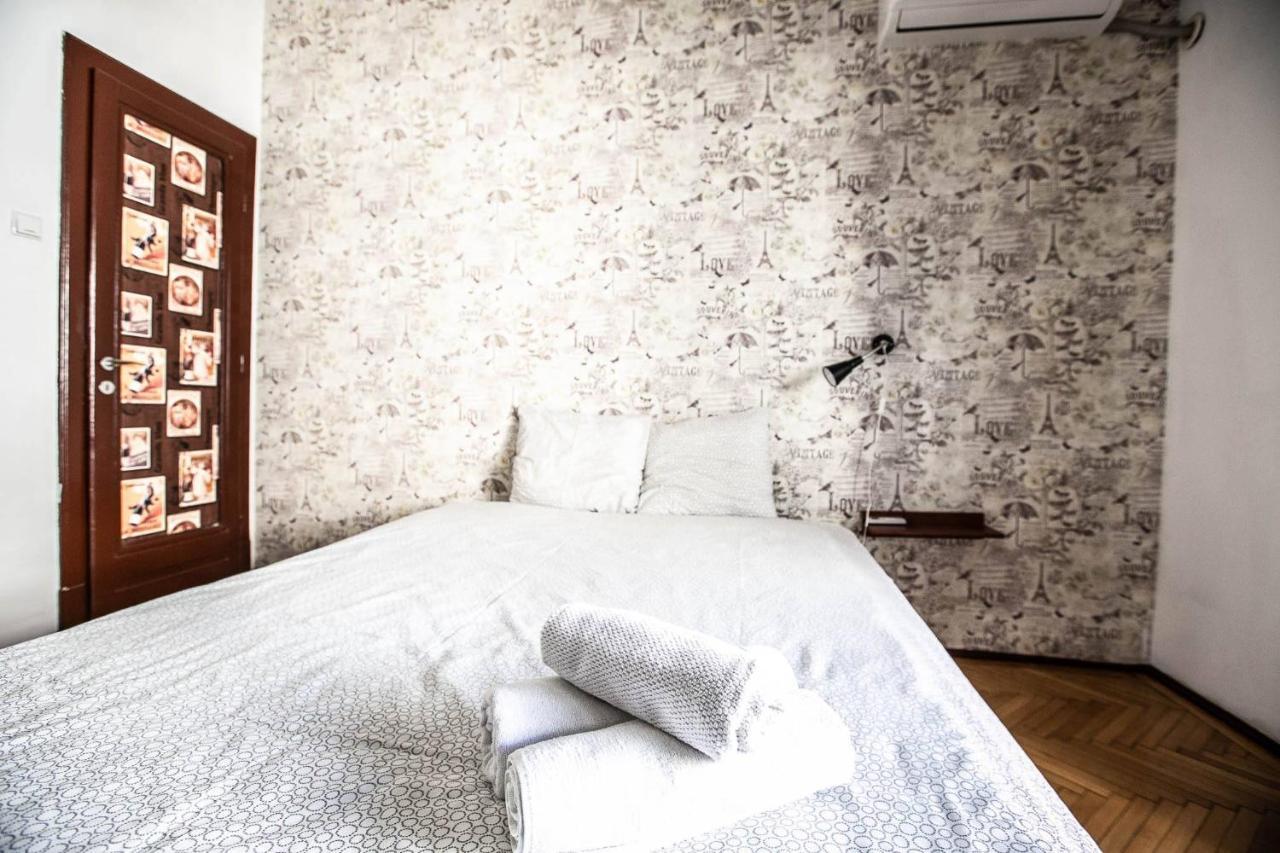 Cismigiu Garden Studio Apartment Bucureşti Ngoại thất bức ảnh