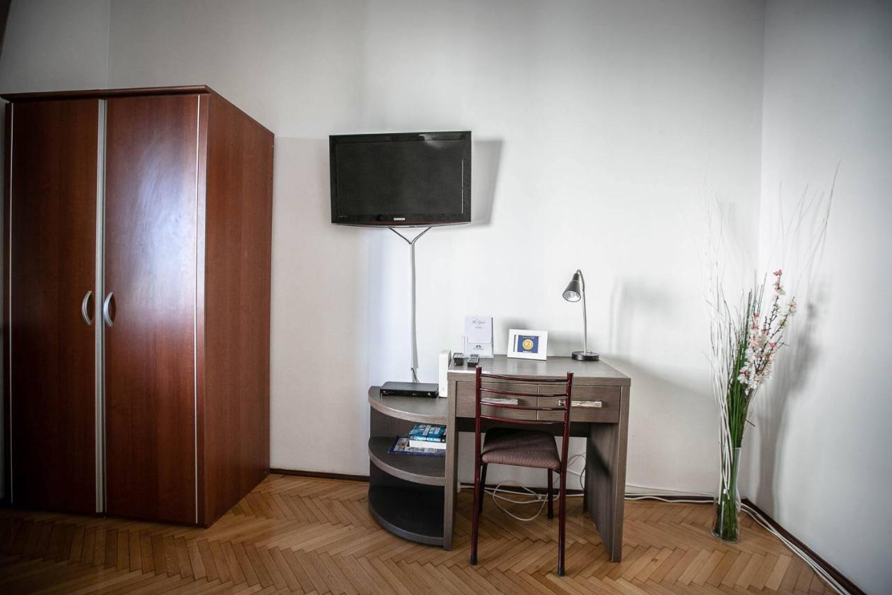 Cismigiu Garden Studio Apartment Bucureşti Ngoại thất bức ảnh